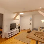 Moderne & Gemuetliche Altstadt-maisonette Nahe Hafen