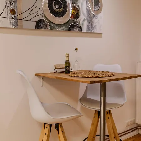 Moderne & Gemuetliche Altstadt-maisonette Nahe Hafen