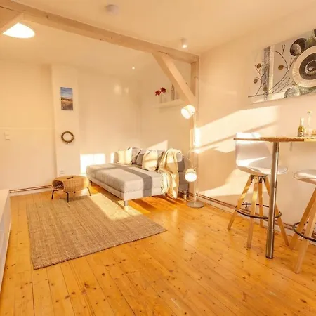 Moderne & Gemuetliche Altstadt-maisonette Nahe Hafen